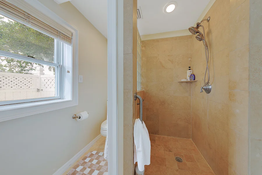 Real estate photography — 2017 Cove Drive, Largo, Florida, 33774 | 4D Productions