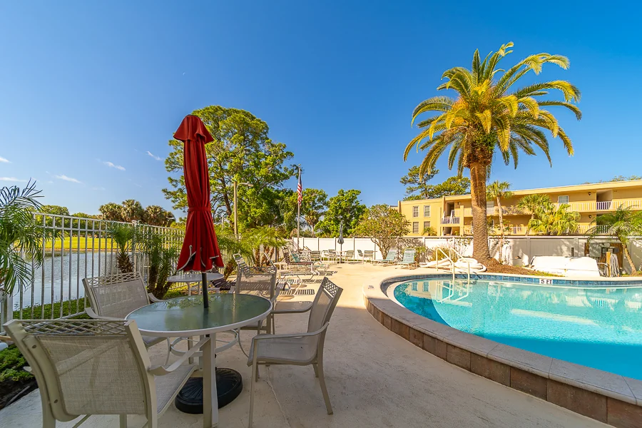 Real estate photography — 225 Country Club Dr, #1210, Largo, FL, 33771 | 4D Productions