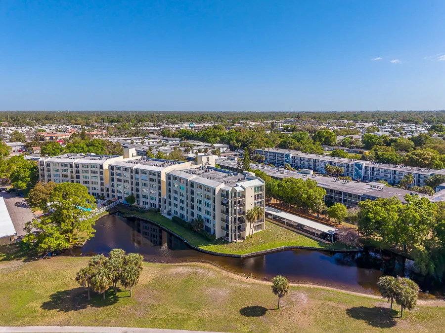 Real estate photography — 225 Country Club Dr, #1210, Largo, FL, 33771 | 4D Productions