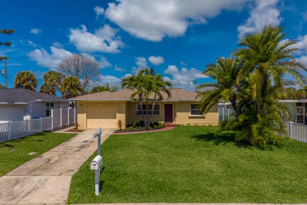 Real estate photography — 315 82nd Avenue, St. Pete Beach, Florida, 33706 | 4D Productions