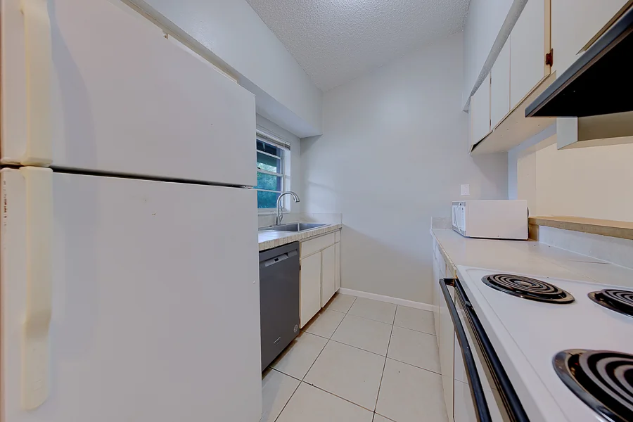 Real estate photography — 1109 East Rohe Street, Tarpon Springs, Florida, 34689 | 4D Productions