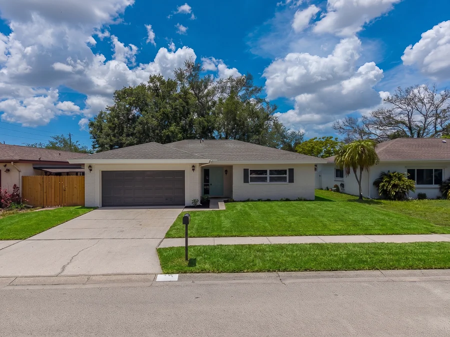 Real estate photography — 11818 69th Way North, Largo, Florida, 33773 | 4D Productions