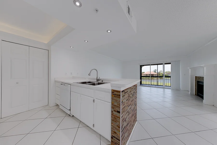 Real estate photography — 2400 Feather Sound Drive, Clearwater, Florida, 33762 | 4D Productions