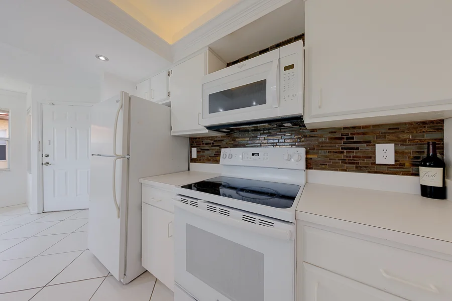 Real estate photography — 2400 Feather Sound Drive, Clearwater, Florida, 33762 | 4D Productions