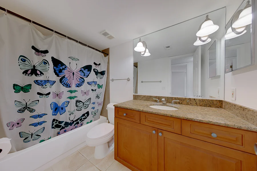 Real estate photography — 2400 Feather Sound Drive, Clearwater, Florida, 33762 | 4D Productions