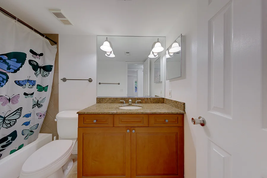 Real estate photography — 2400 Feather Sound Drive, Clearwater, Florida, 33762 | 4D Productions