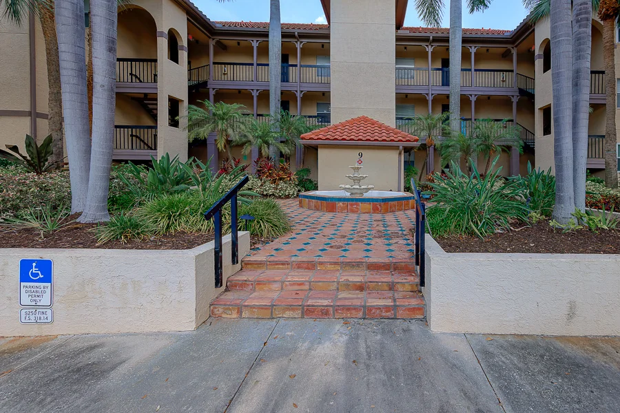 Real estate photography — 2400 Feather Sound Drive, Clearwater, Florida, 33762 | 4D Productions