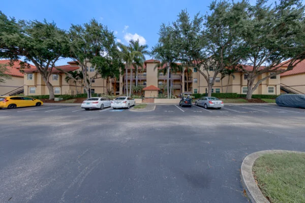Real estate photography — 2400 Feather Sound Drive, Clearwater, Florida, 33762 | 4D Productions