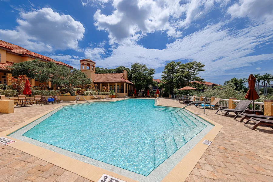 Real estate photography — 2400 Feather Sound Drive, Clearwater, Florida, 33762 | 4D Productions