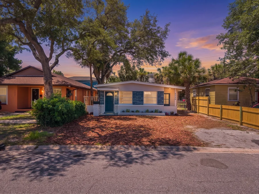 Real estate photography — 2534 Irving Avenue South, St. Petersburg, Florida, 33712 | 4D Productions