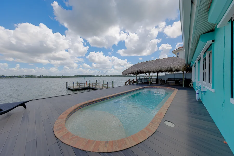 Real estate photography — 326 176th Avenue Circle, Redington Shores, Florida, 33708 | 4D Productions