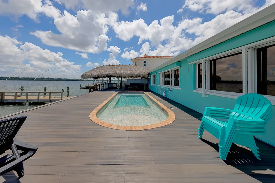Real estate photography — 326 176th Avenue Circle, Redington Shores, Florida, 33708 | 4D Productions