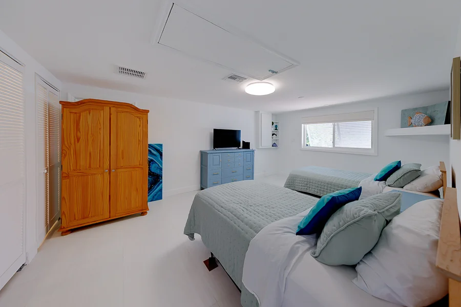 Real estate photography — 326 176th Avenue Circle, Redington Shores, Florida, 33708 | 4D Productions