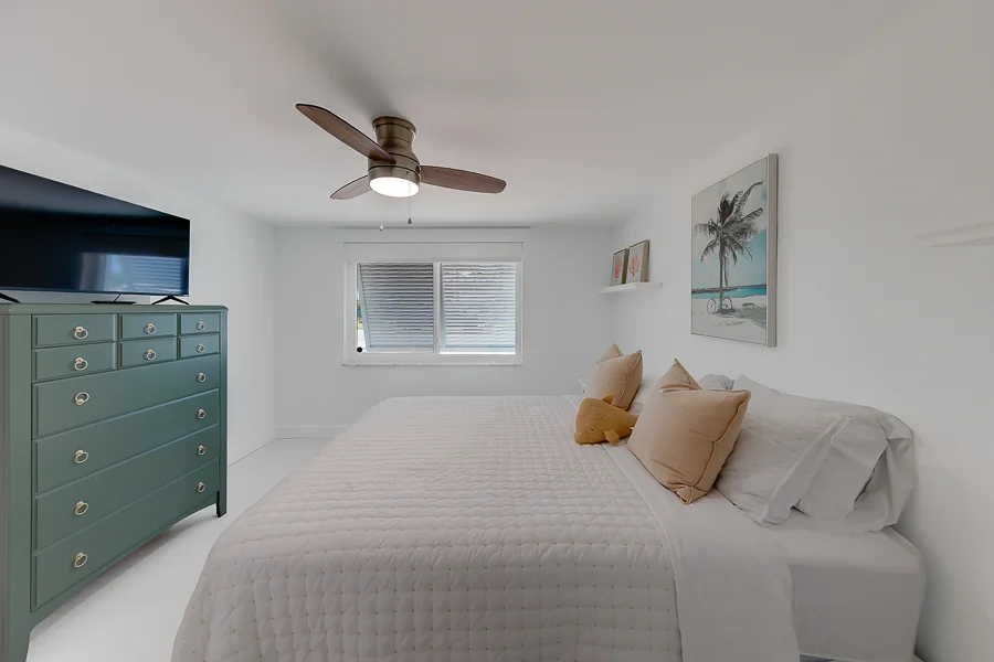 Real estate photography — 326 176th Avenue Circle, Redington Shores, Florida, 33708 | 4D Productions