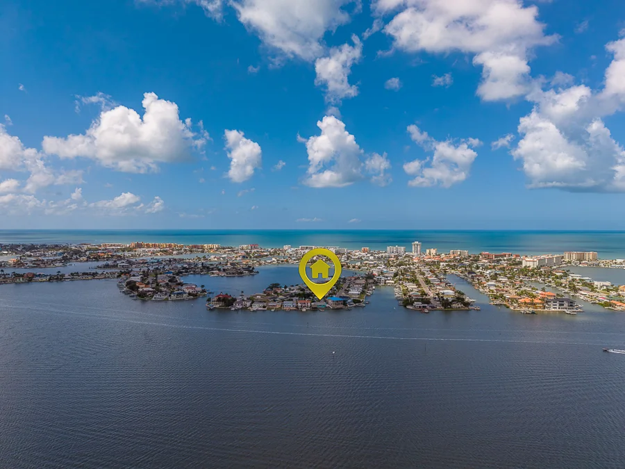 Real estate photography — 326 176th Avenue Circle, Redington Shores, Florida, 33708 | 4D Productions
