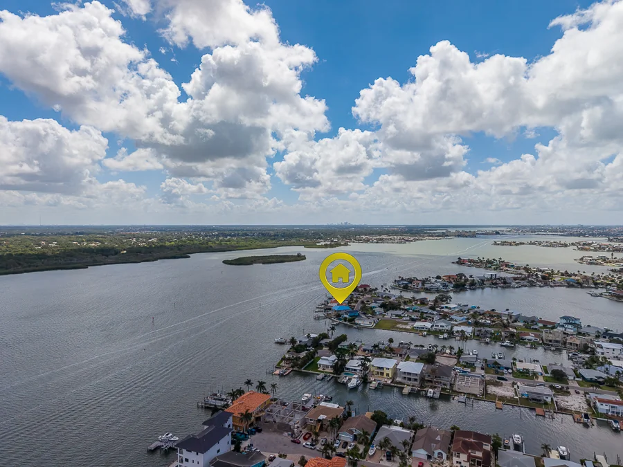 Real estate photography — 326 176th Avenue Circle, Redington Shores, Florida, 33708 | 4D Productions
