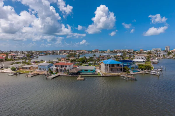 Real estate photography — 326 176th Avenue Circle, Redington Shores, Florida, 33708 | 4D Productions