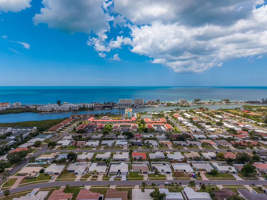 Real estate photography — 10215 Regal Drive, Largo, Florida, 33774 | 4D Productions