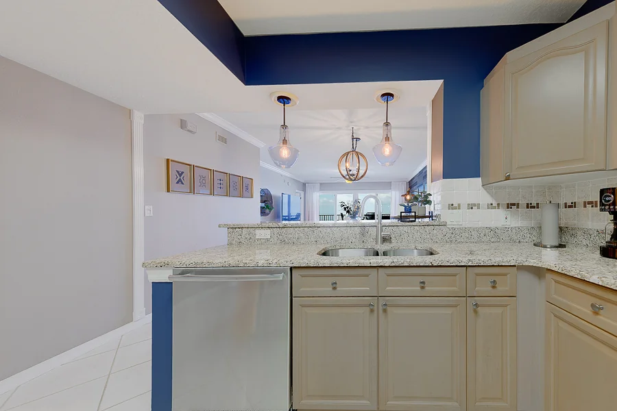 Real estate photography — 16550 Gulf Blvd #342 N. Redington Beach | 4D Productions
