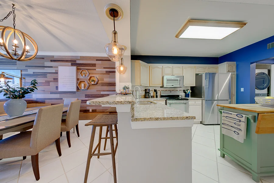 Real estate photography — 16550 Gulf Blvd #342 N. Redington Beach | 4D Productions