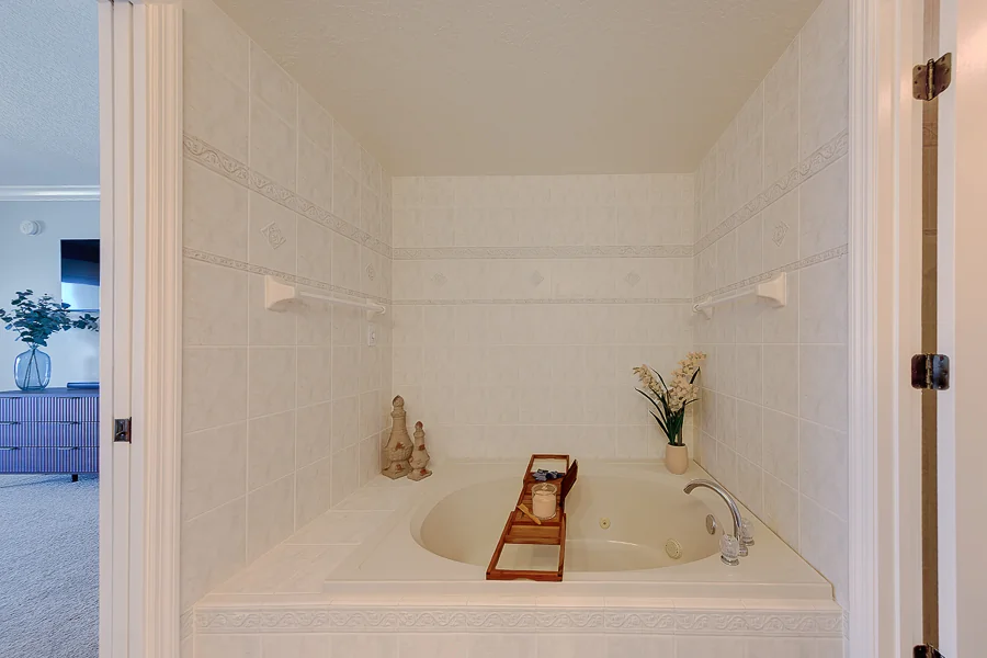 Real estate photography — 16550 Gulf Blvd #342 N. Redington Beach | 4D Productions
