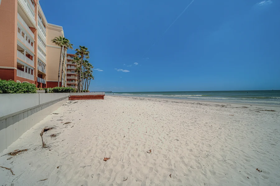 Real estate photography — 16550 Gulf Blvd #342 N. Redington Beach | 4D Productions