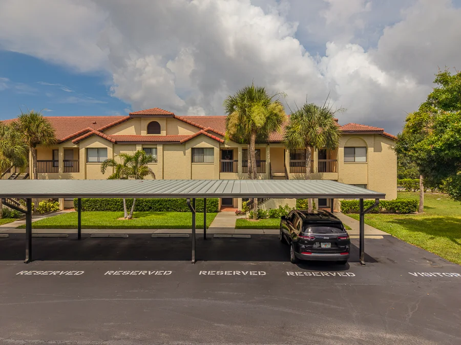 Real estate photography — 1801 East Lake Road, Palm Harbor, Florida, 34685 | 4D Productions