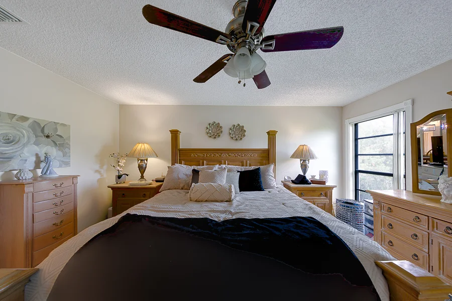 Real estate photography — 1801 East Lake Road, Palm Harbor, Florida, 34685 | 4D Productions