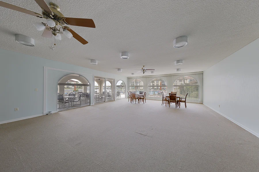 Real estate photography — 19029 US Highway 19 North, Clearwater, Florida, 33764 | 4D Productions