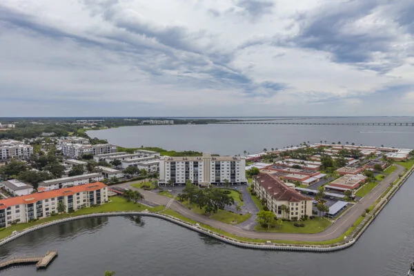 Real estate photography — 19029 US Highway 19 North, Clearwater, Florida, 33764 | 4D Productions