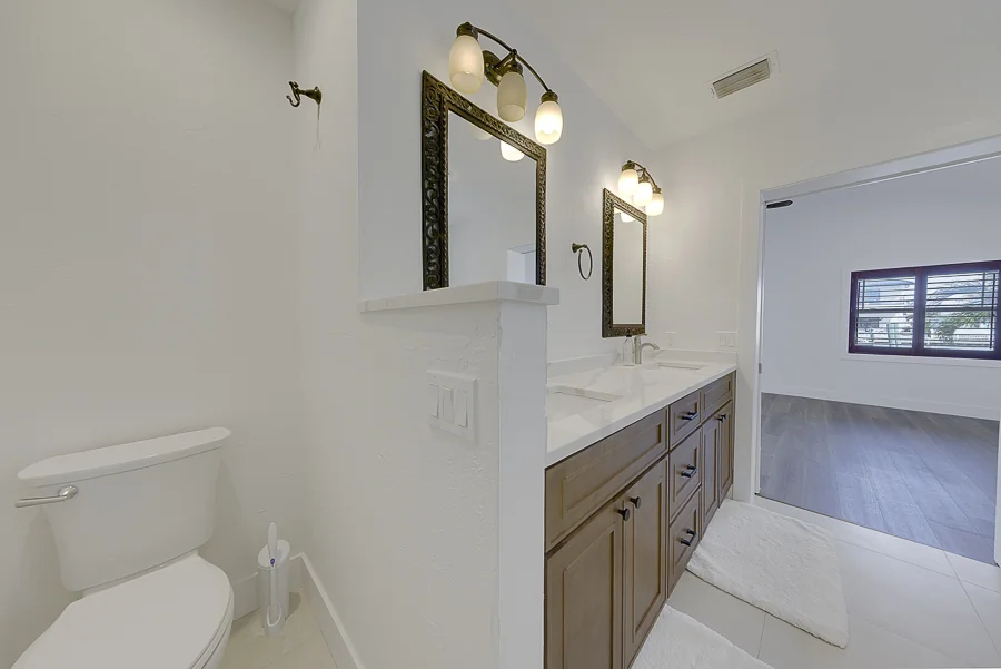 Real estate photography — 210 176th Terr Dr E, Redington Shores Fl 33708 | 4D Productions