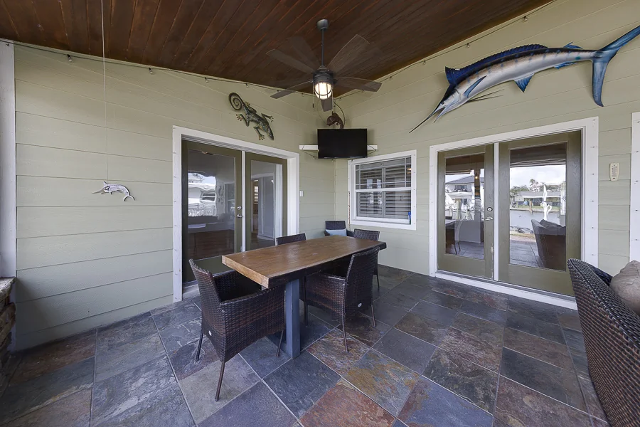 Real estate photography — 210 176th Terr Dr E, Redington Shores Fl 33708 | 4D Productions