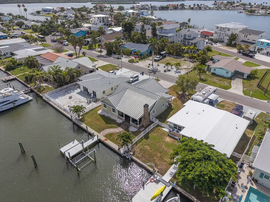 Real estate photography — 210 176th Terr Dr E, Redington Shores Fl 33708 | 4D Productions