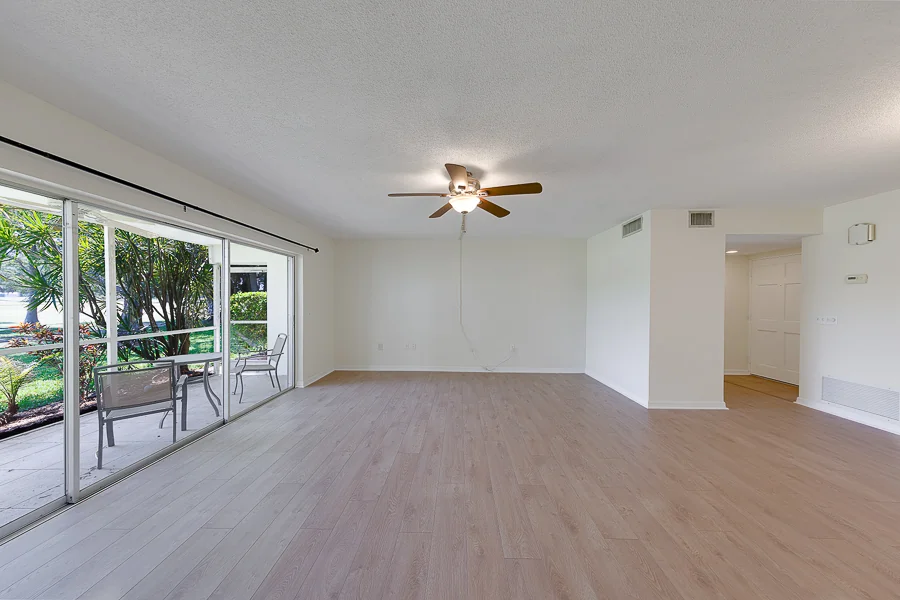 Real estate photography — 68 Country Club Drive, Largo, Florida, 33771 | 4D Productions