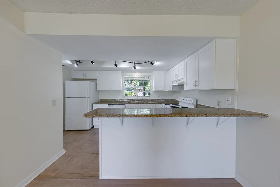 Real estate photography — 68 Country Club Drive, Largo, Florida, 33771 | 4D Productions