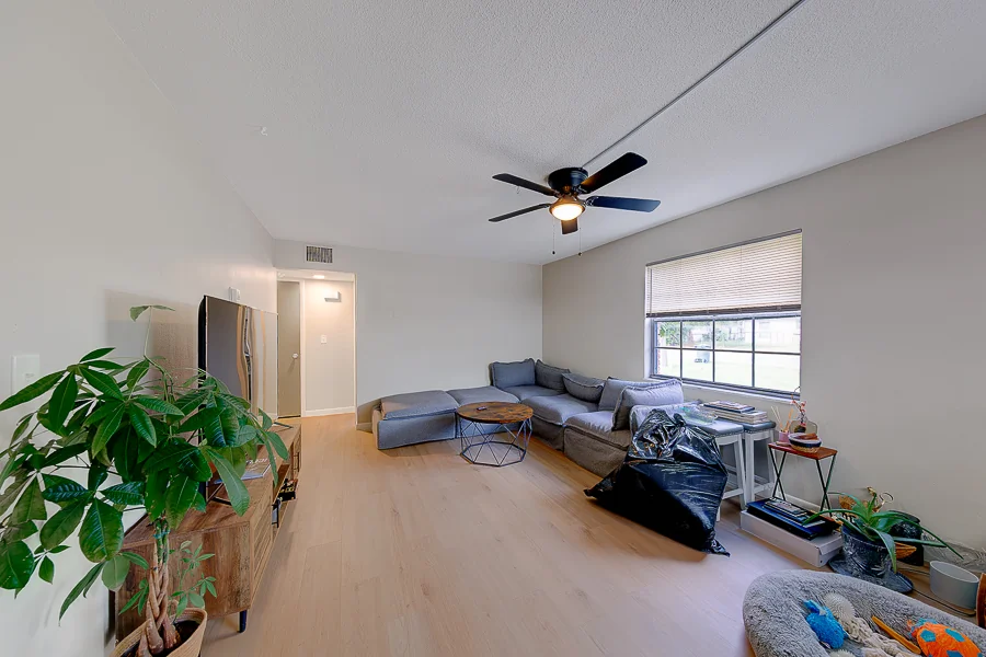 Real estate photography — 153 New York Avenue, Dunedin, Florida, 34698 | 4D Productions