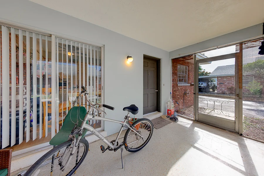 Real estate photography — 153 New York Avenue, Dunedin, Florida, 34698 | 4D Productions