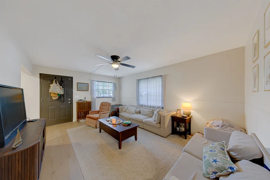 Real estate photography — 153 New York Avenue, Dunedin, Florida, 34698 | 4D Productions