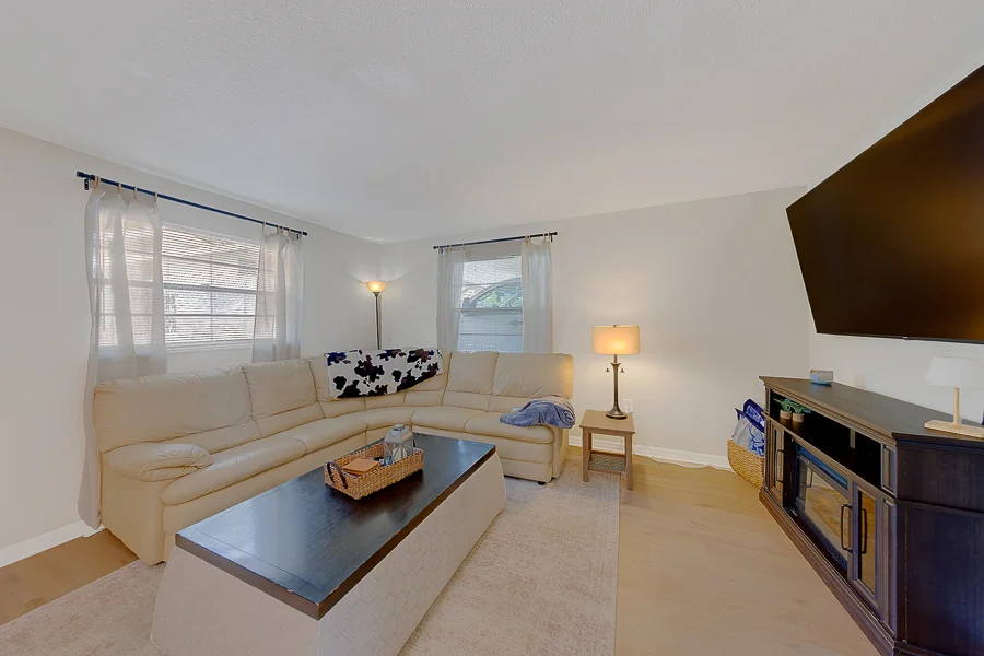 Real estate photography — 153 New York Avenue, Dunedin, Florida, 34698 | 4D Productions