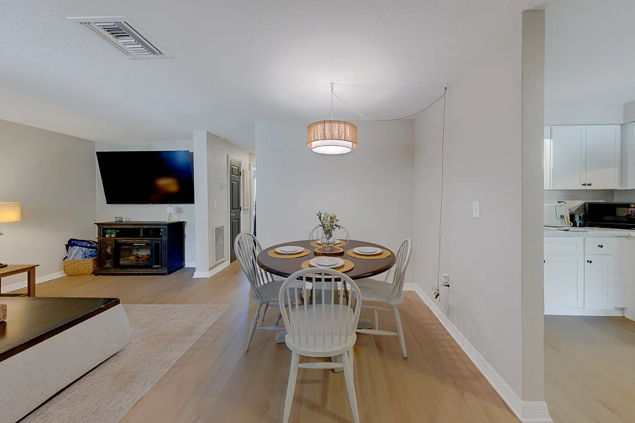 Real estate photography — 153 New York Avenue, Dunedin, Florida, 34698 | 4D Productions