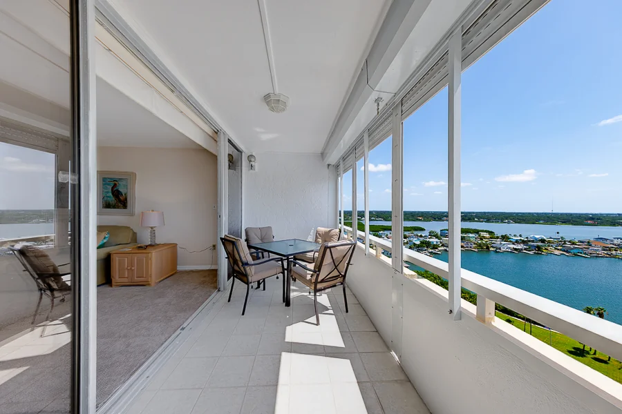 Real estate photography — 17920 Gulf Boulevard, Redington Shores, Florida, 33708 | 4D Productions