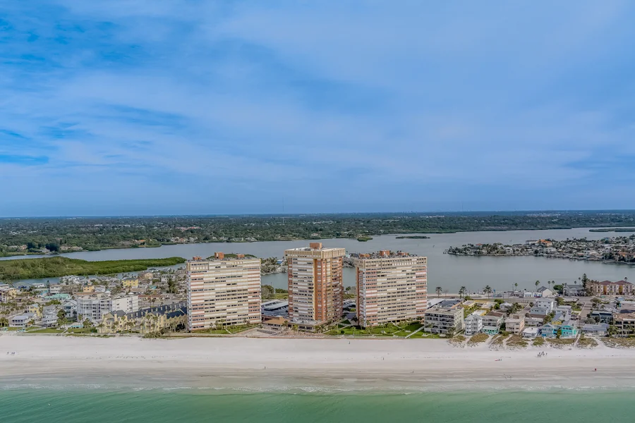 Real estate photography — 17920 Gulf Boulevard, Redington Shores, Florida, 33708 | 4D Productions