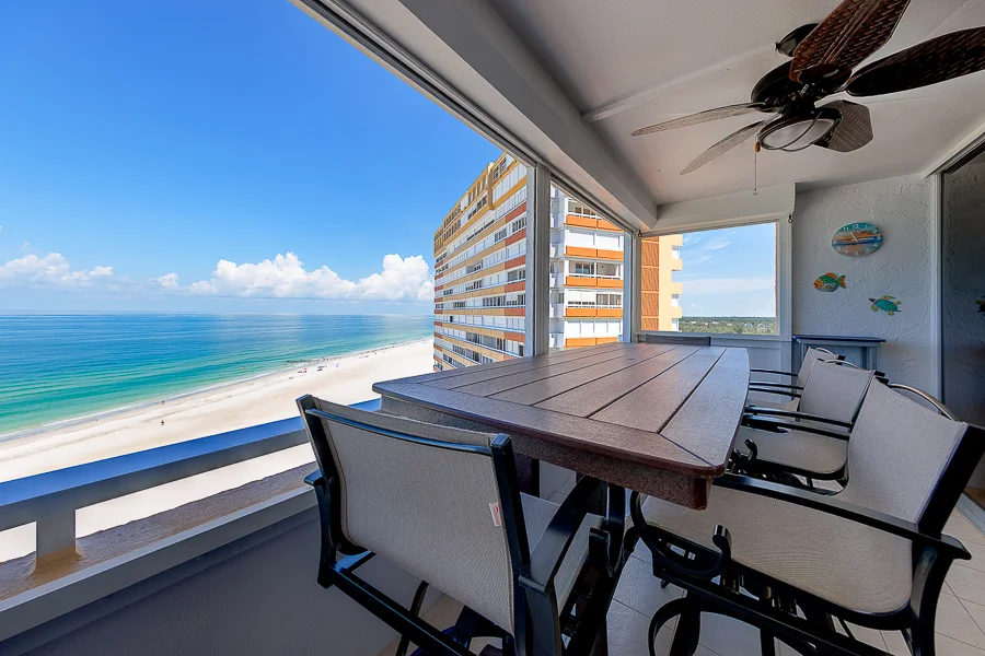 Real estate photography — 17920 Gulf Boulevard unit 1205, Redington Shores, Florida, 33708 | 4D Productions