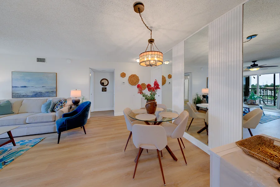 Real estate photography — 19029 US Highway 19 North, Clearwater, Florida, 33764 | 4D Productions