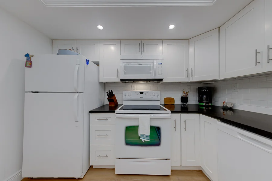 Real estate photography — 19029 US Highway 19 North, Clearwater, Florida, 33764 | 4D Productions