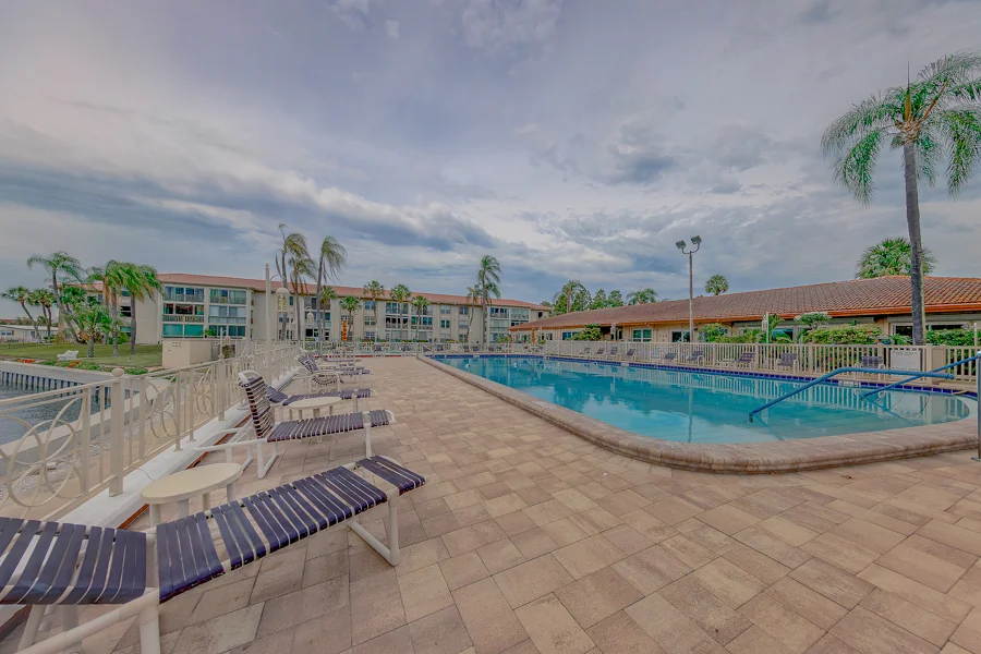 Real estate photography — 19029 US Highway 19 North, Clearwater, Florida, 33764 | 4D Productions