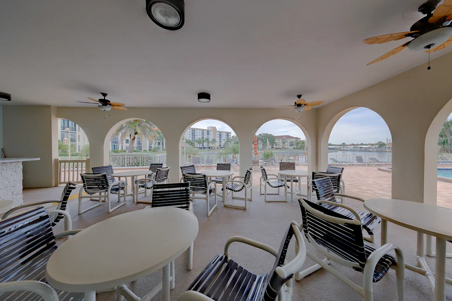 Real estate photography — 19029 US Highway 19 North, Clearwater, Florida, 33764 | 4D Productions