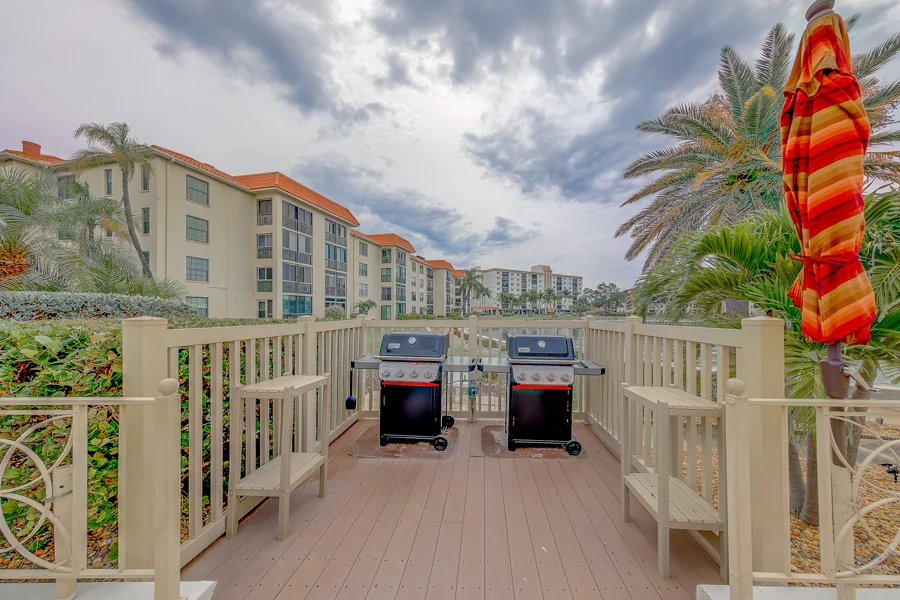 Real estate photography — 19029 US Highway 19 North, Clearwater, Florida, 33764 | 4D Productions