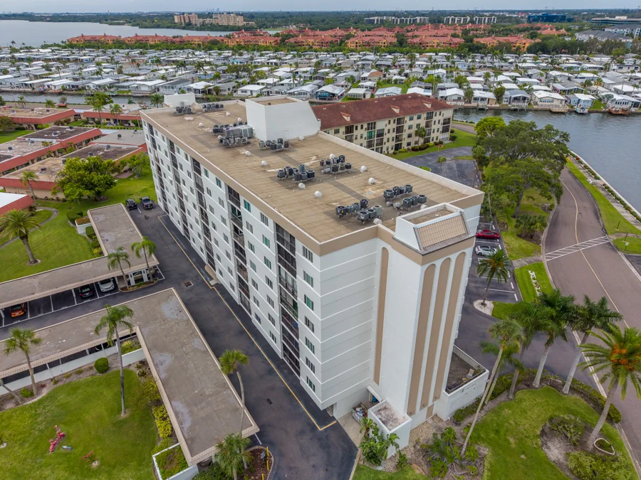 Real estate photography — 19029 US Highway 19 North, Clearwater, Florida, 33764 | 4D Productions