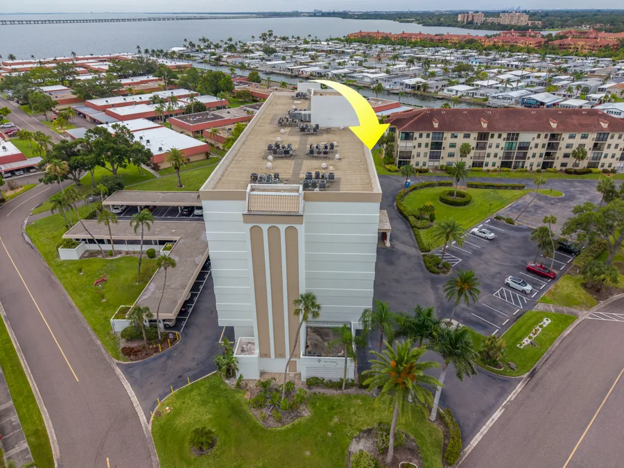 Real estate photography — 19029 US Highway 19 North, Clearwater, Florida, 33764 | 4D Productions